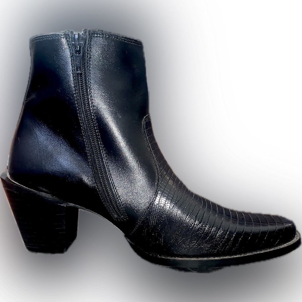 Tony Lama Women’s Black Leather Snip Toe Western Cowboy Cowgirl Ankle Booties 7M